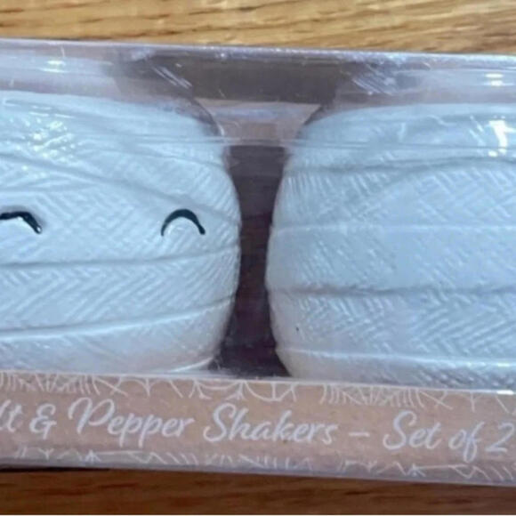 Mummy salt and pepper shakers by 10 strawberry street - Picture 3 of 3